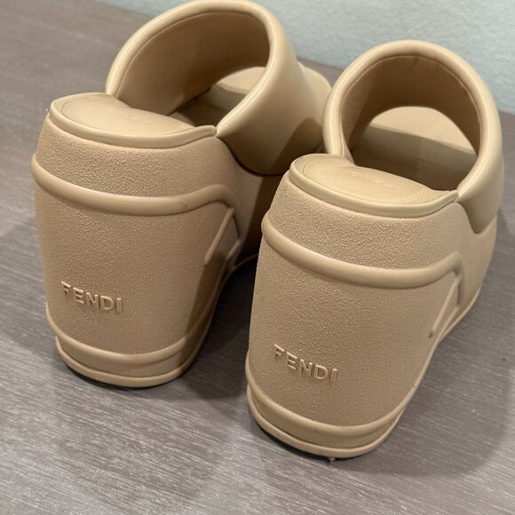 Fendi Padded Leather Platform Wedge Slides - Authentic - Picture 8 of 12